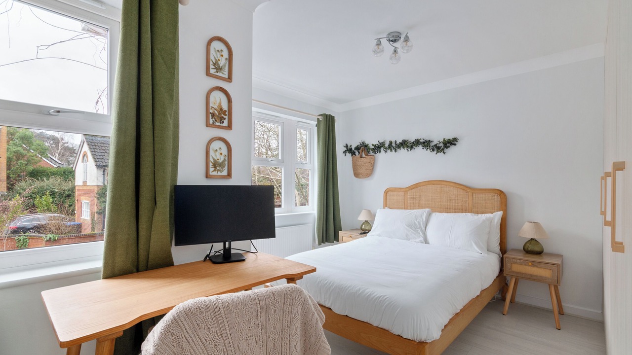 Photo of Bedroom in Woking