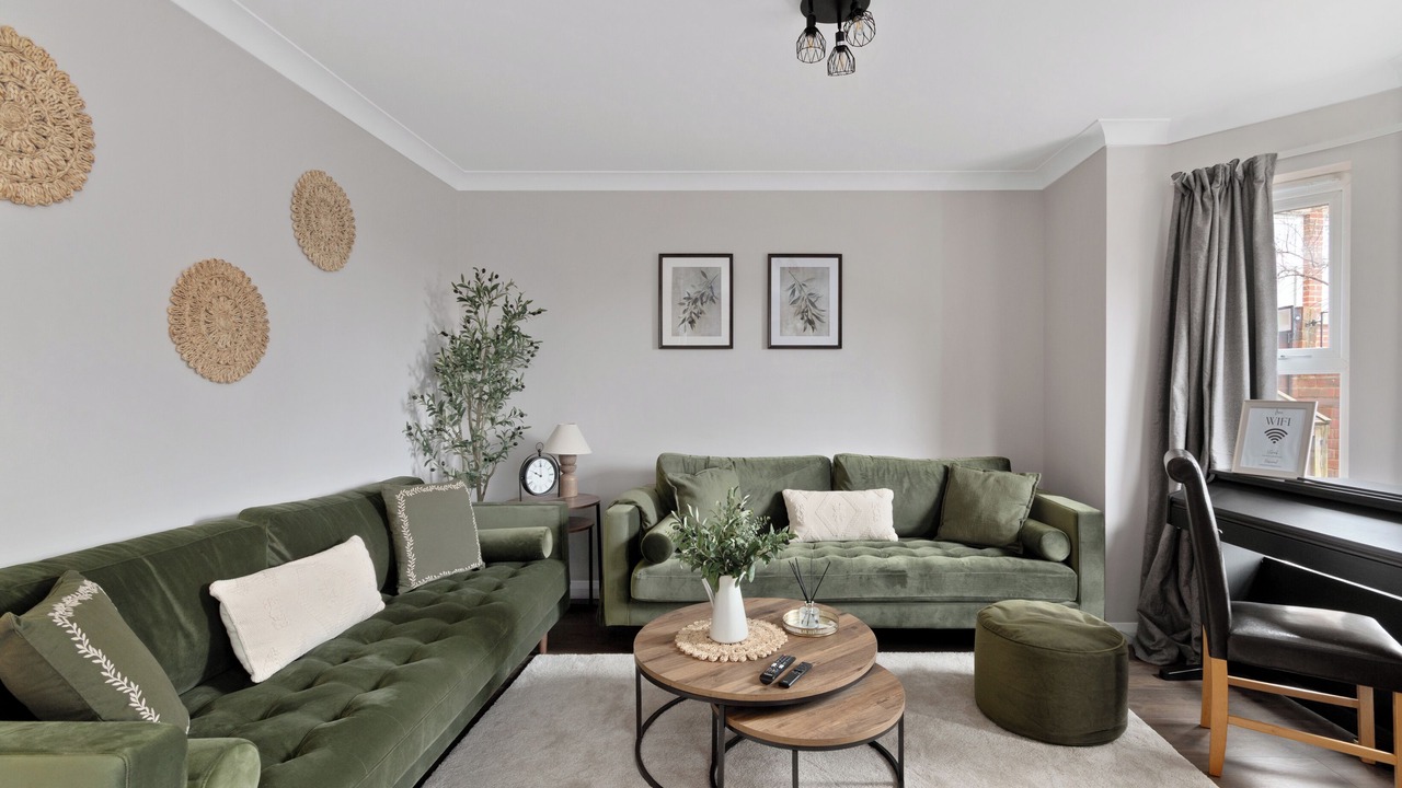 Photo of Livingroom in Woking