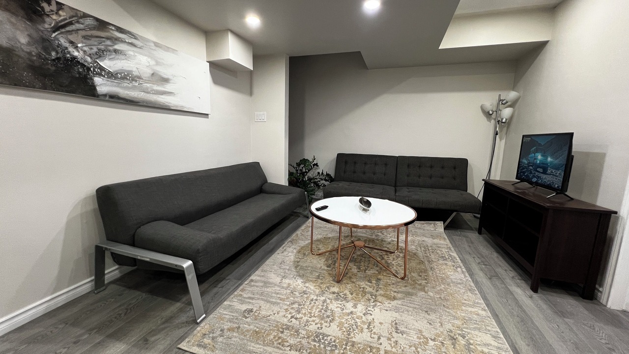 Photo of Livingroom in Halton Regional Municipality