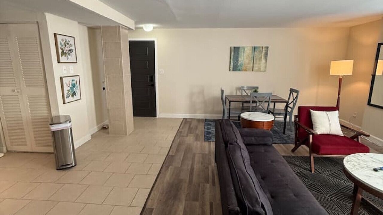 Photo of Livingroom in DeBaliviere Place