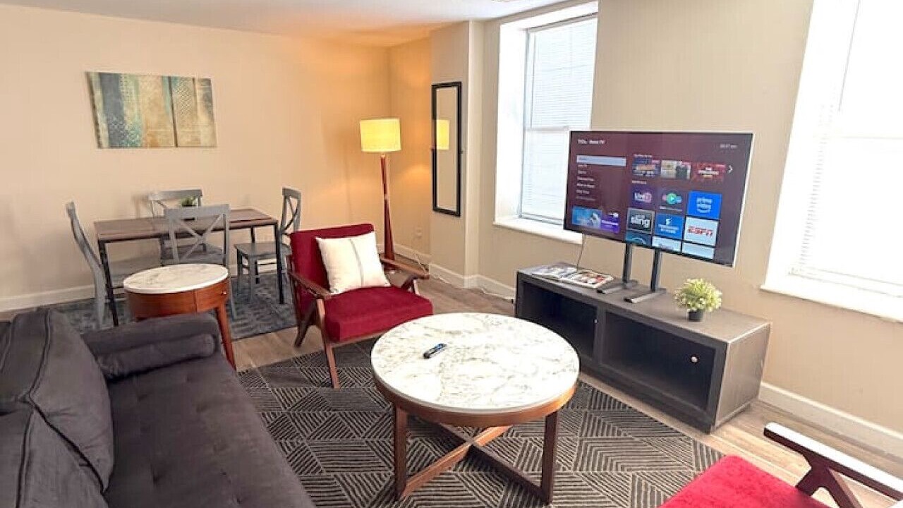Photo of Livingroom in DeBaliviere Place