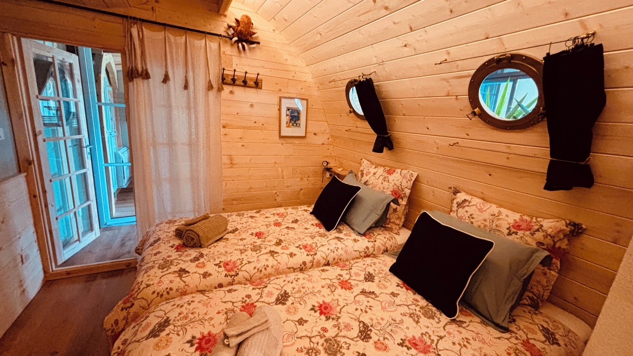 Photo of Bedroom in Ballan-Mire