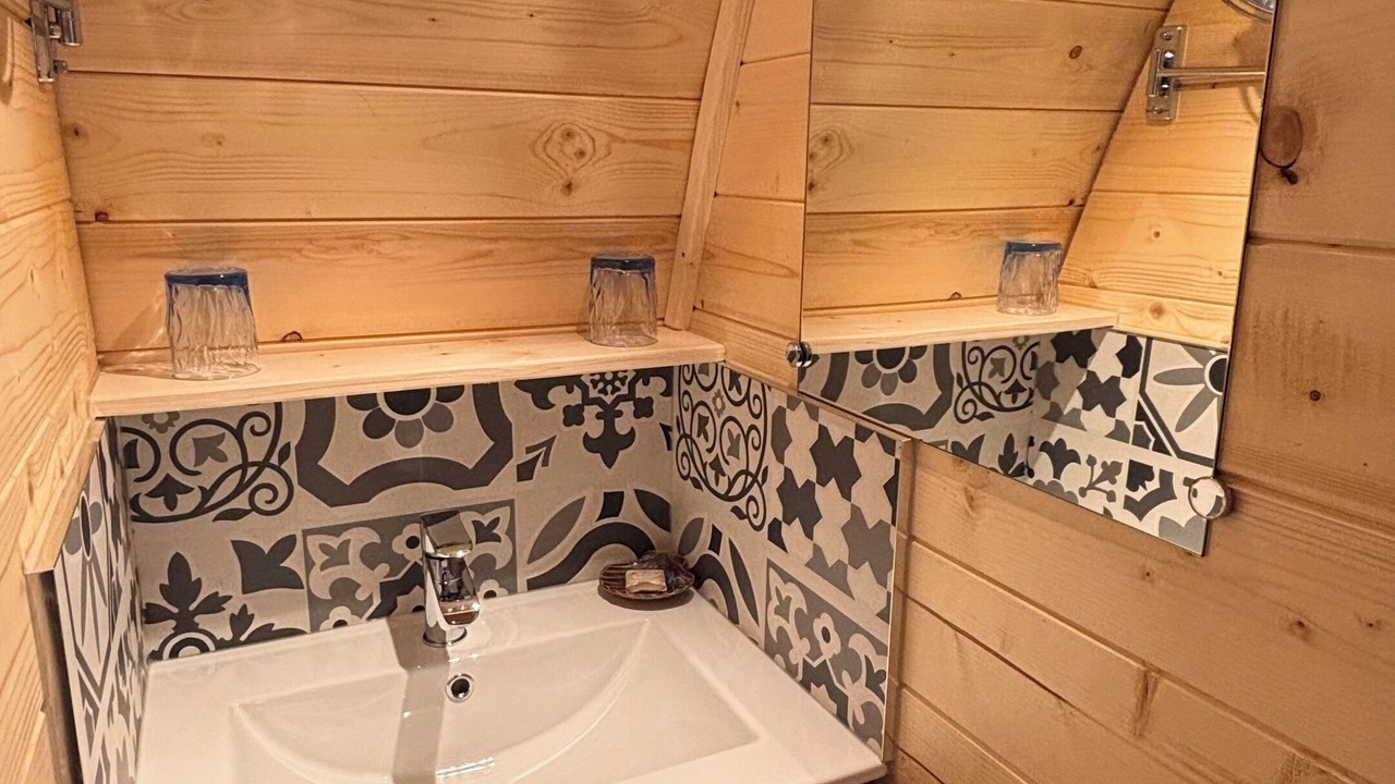 Photo of Bathroom in Ballan-Mire