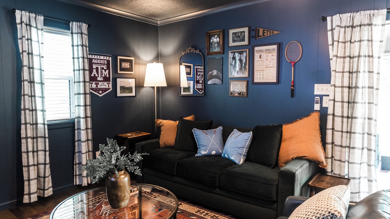 Photo of Livingroom in Bryan