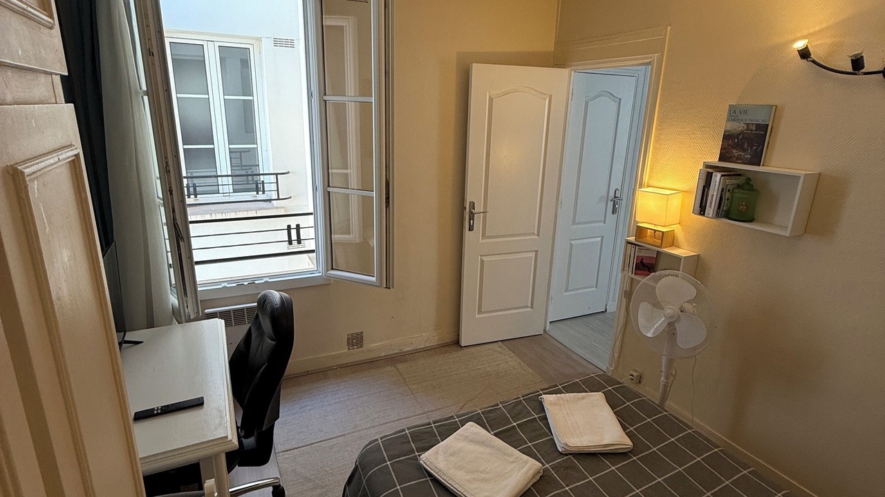 Photo of Bedroom in Levallois-Perret