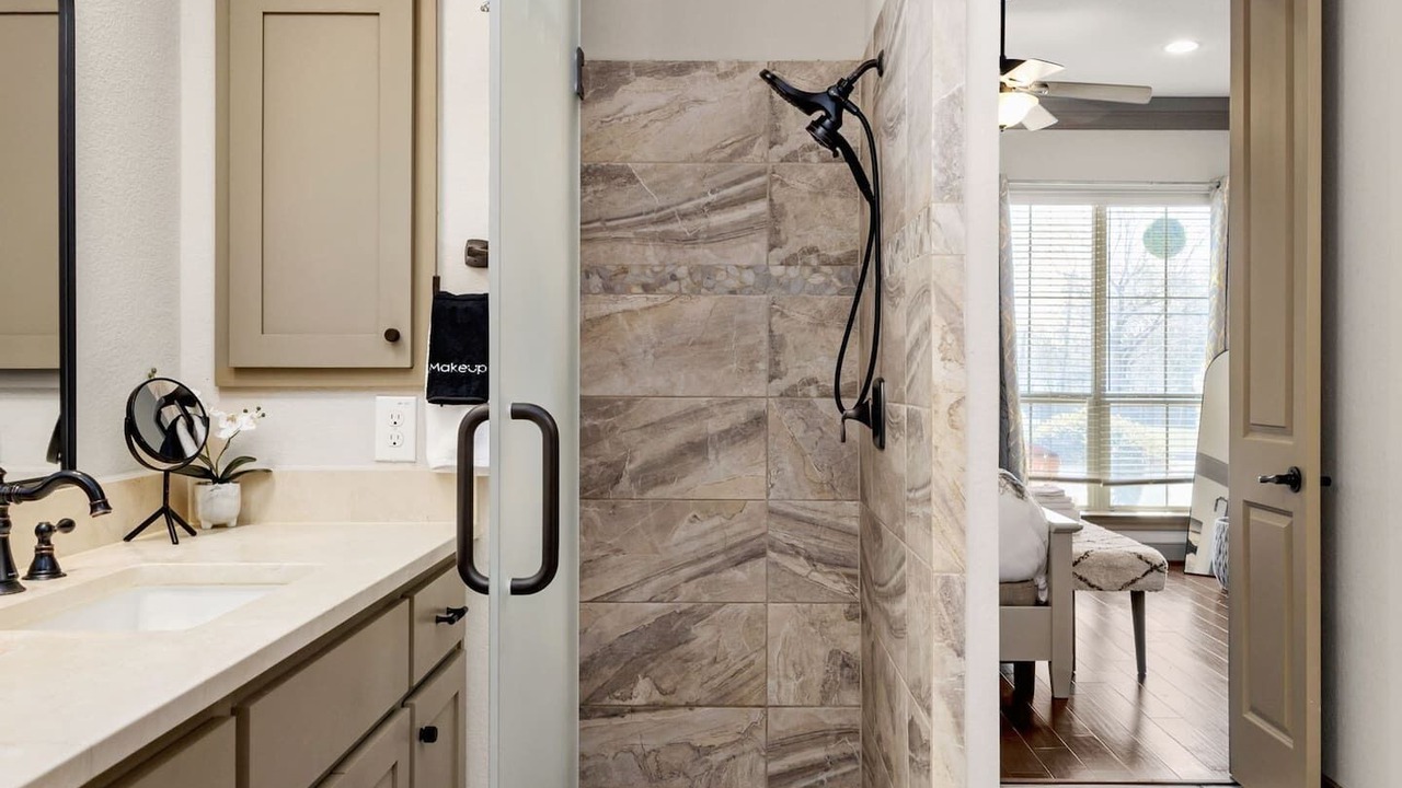 Photo of Bathroom in Oak Park - Northwood