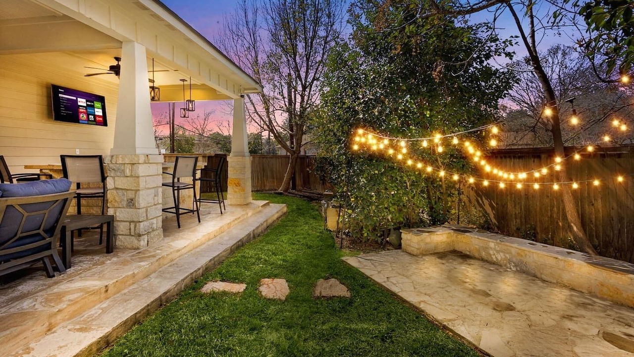 Photo of Outdoor in Oak Park - Northwood
