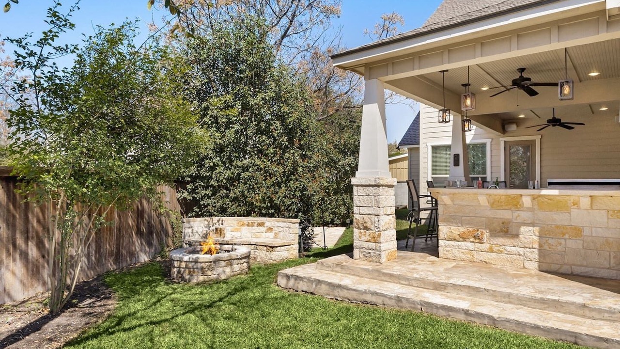 Photo of Patio Balcony in Oak Park - Northwood