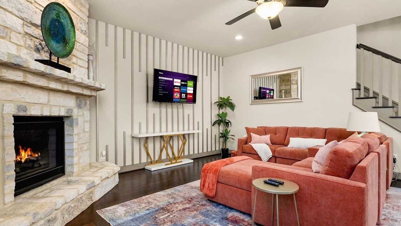 Photo of Livingroom in Oak Park - Northwood