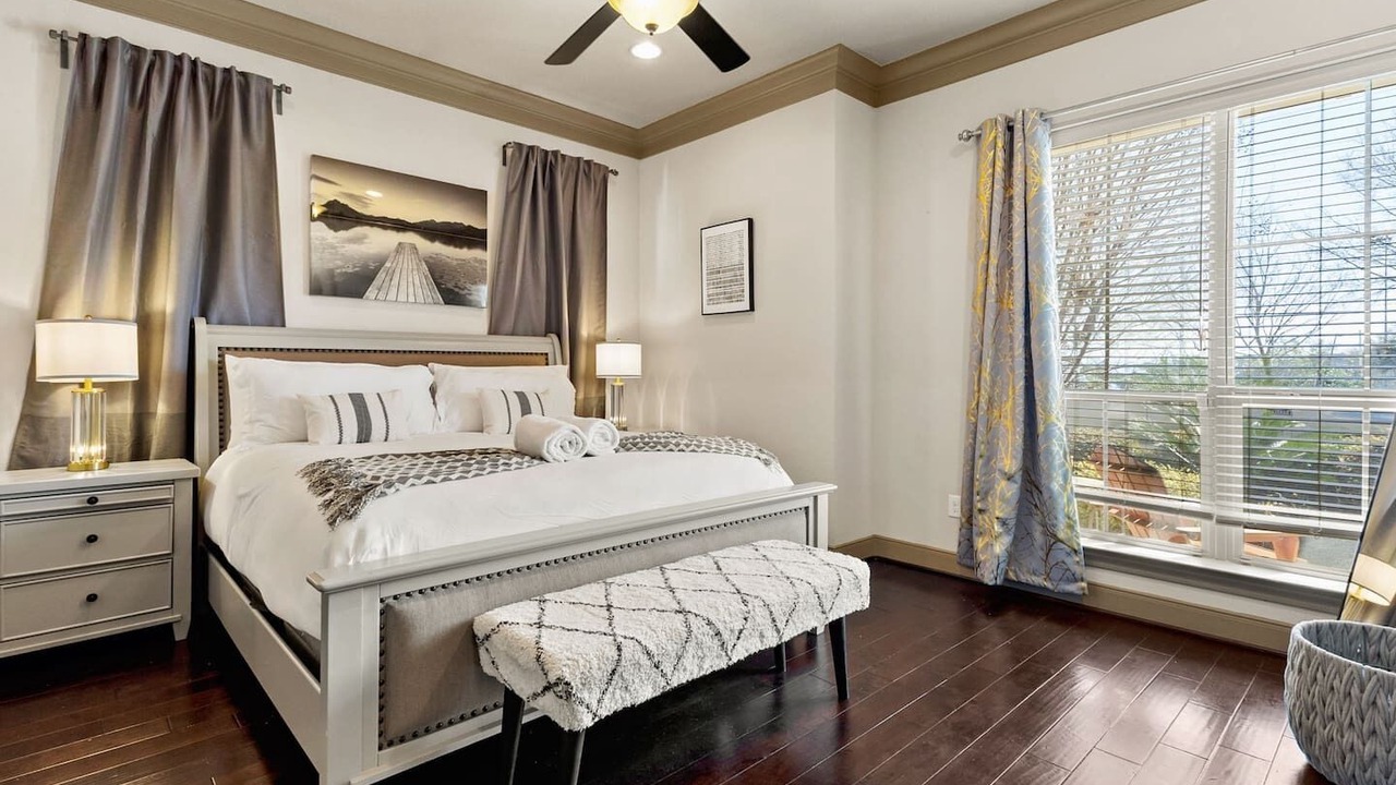 Photo of Bedroom in Oak Park - Northwood