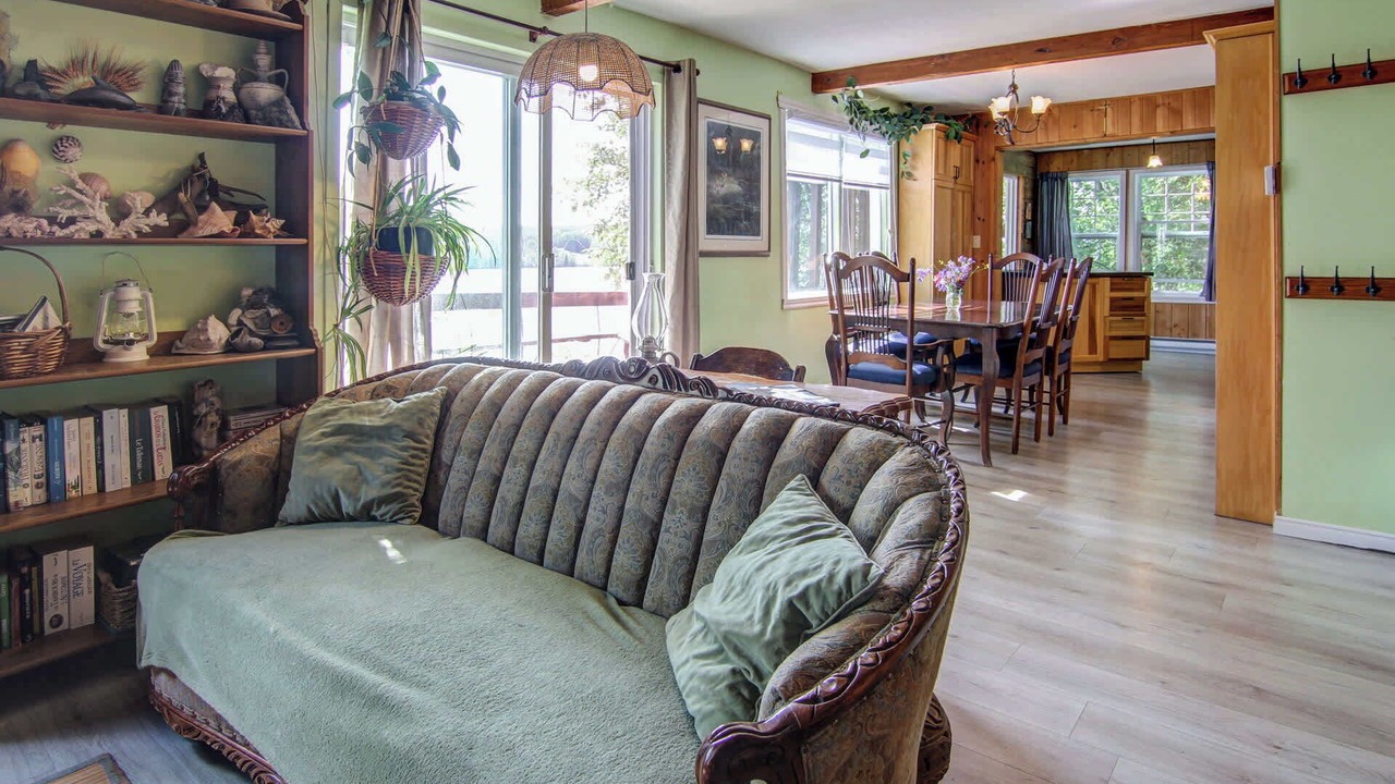 Photo of Livingroom in Saint-Felix-d'Otis