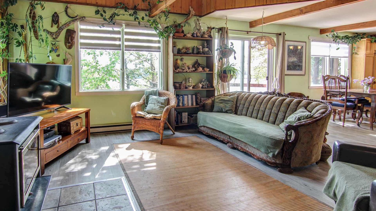 Photo of Livingroom in Saint-Felix-d'Otis