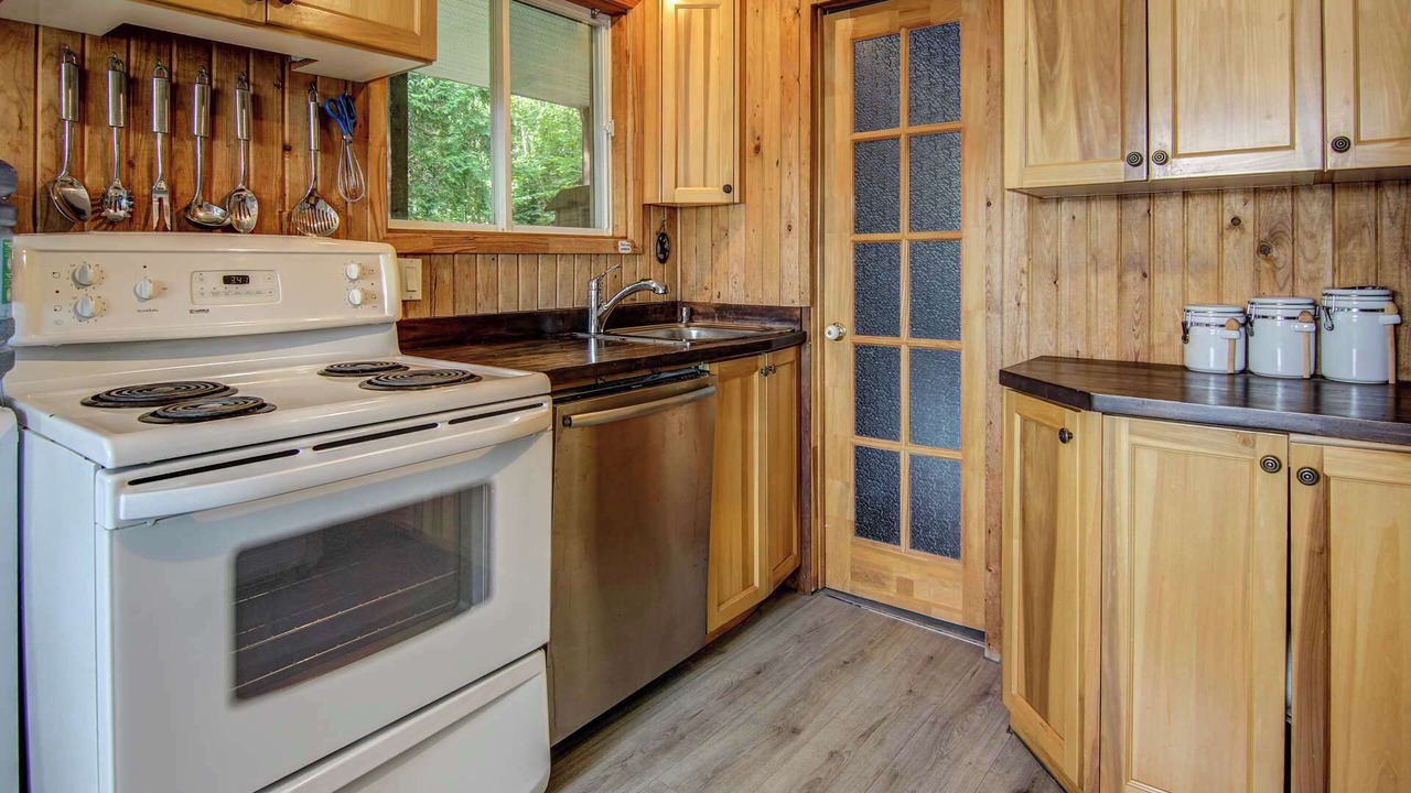Photo of Kitchen in Saint-Felix-d'Otis
