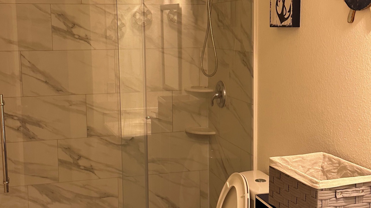 Photo of Bathroom in Clodine