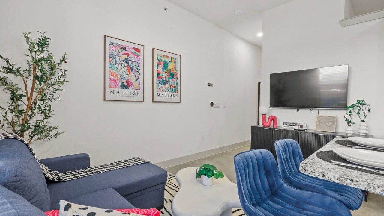 Photo of Livingroom in Far North Dallas