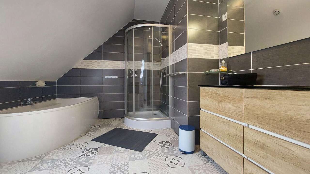 Photo of Bathroom in Roquetoire