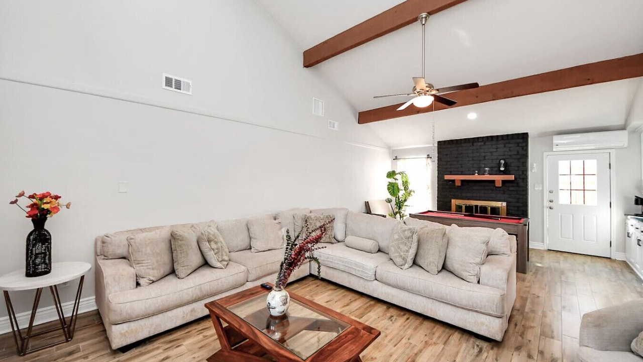 Photo of Livingroom in Barker