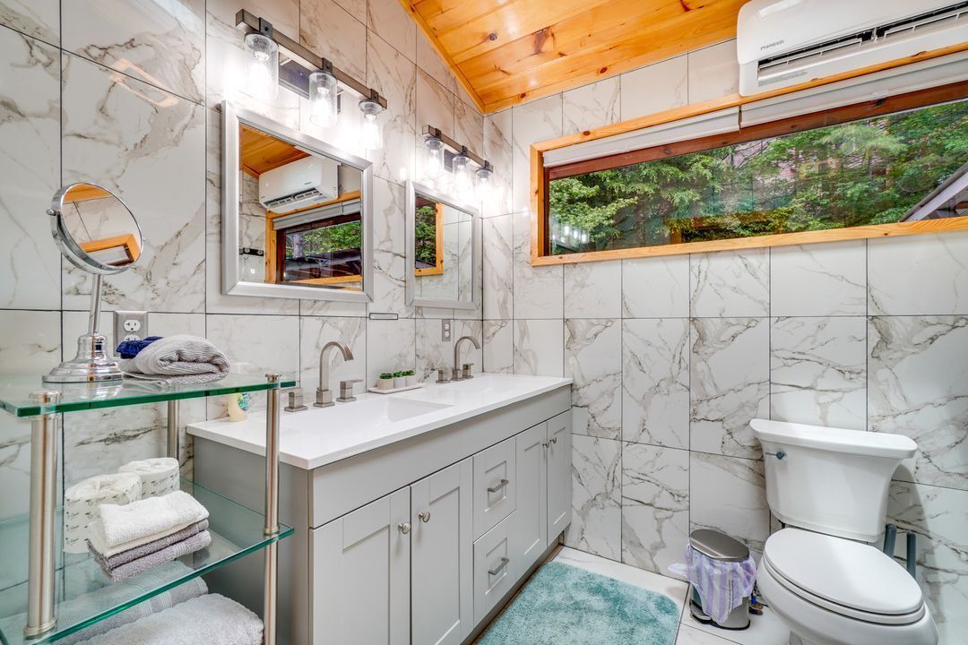 Photo of Bathroom in Pigeon Forge