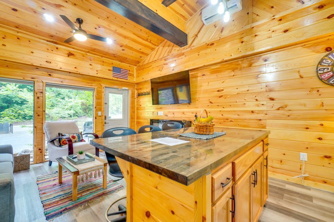 Photo of Others in Pigeon Forge