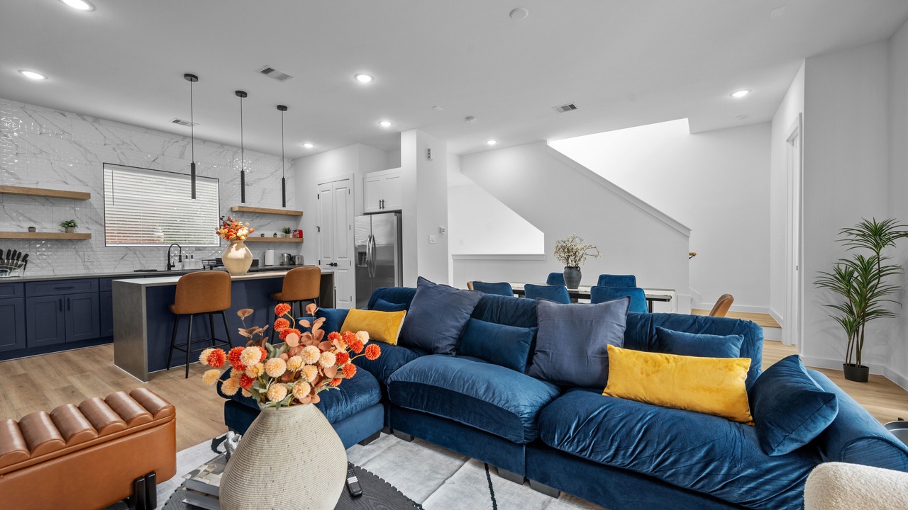 Photo of Livingroom in South Central Houston