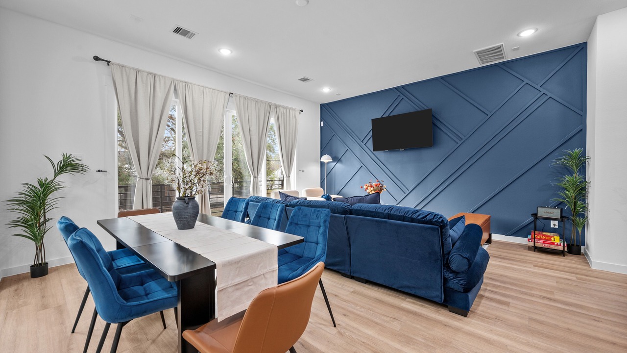 Photo of Livingroom in South Central Houston