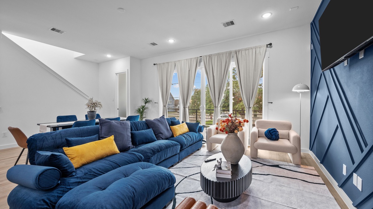 Photo of Livingroom in South Central Houston