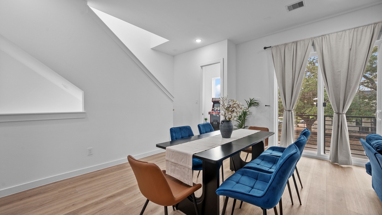 Photo of Livingroom in South Central Houston