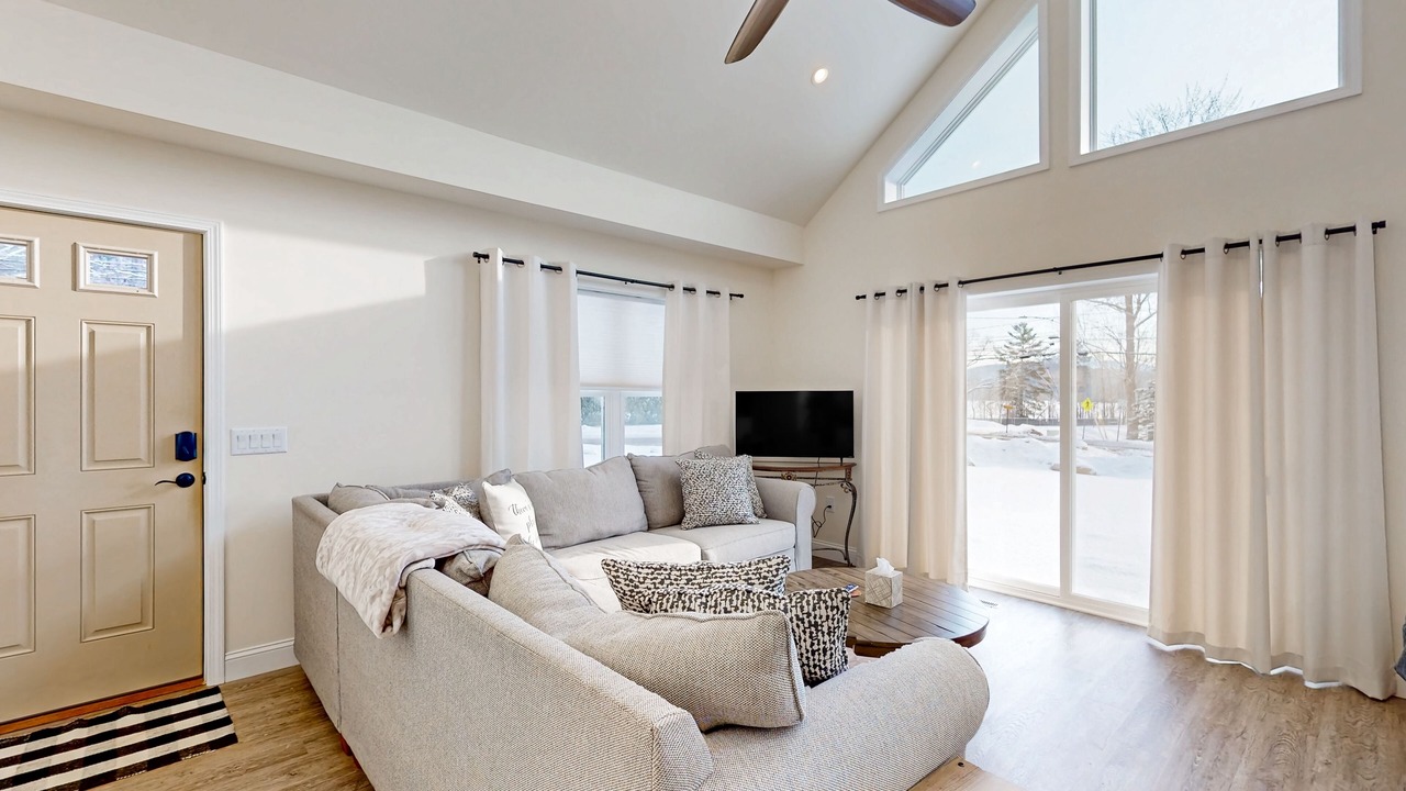Photo of Livingroom in Schroon Lake