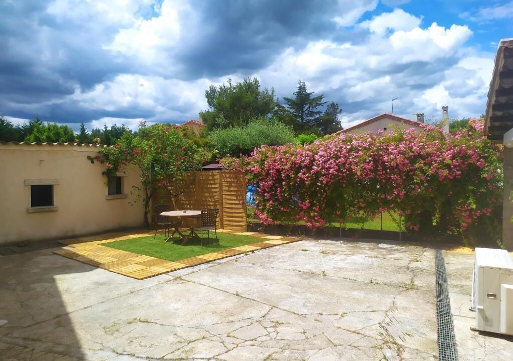 Photo of Outdoor in Saint-Julien-les-Rosiers