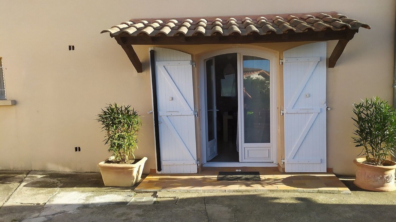 Photo of Outdoor in Saint-Julien-les-Rosiers