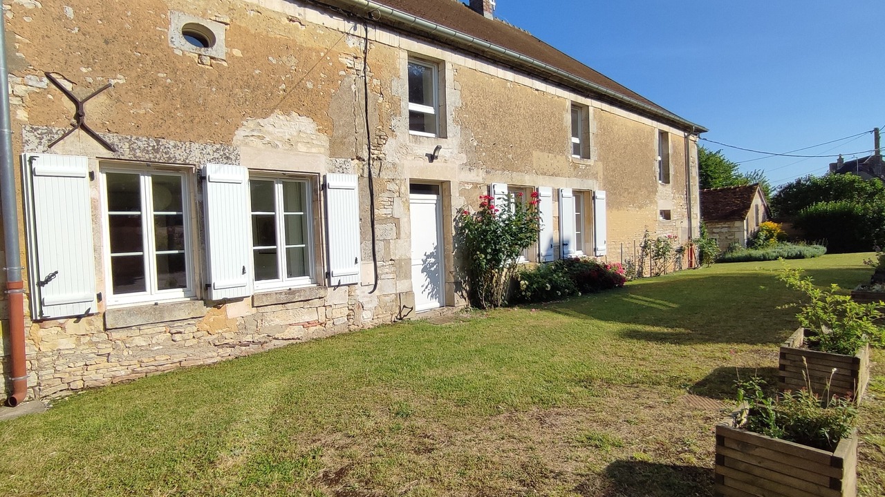 Photo of Outdoor in Lain