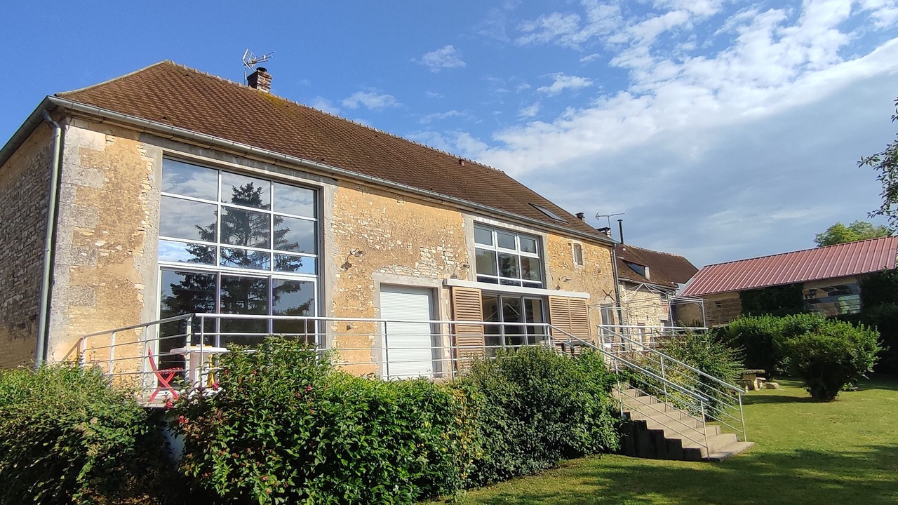 Photo of Outdoor in Lain