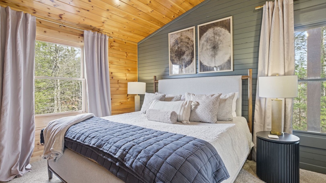 Photo of Bedroom in Hemlock Hills
