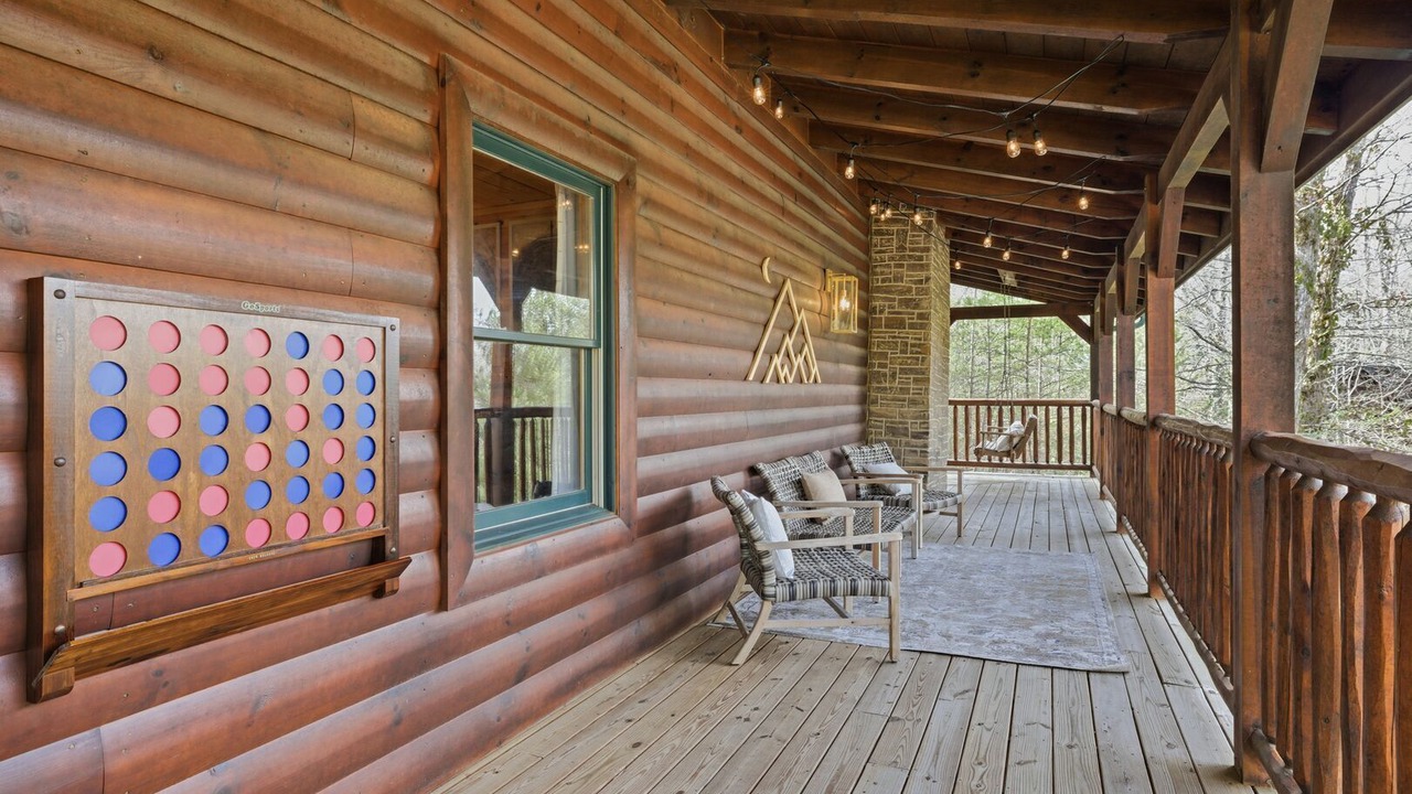 Photo of Patio Balcony in Hemlock Hills