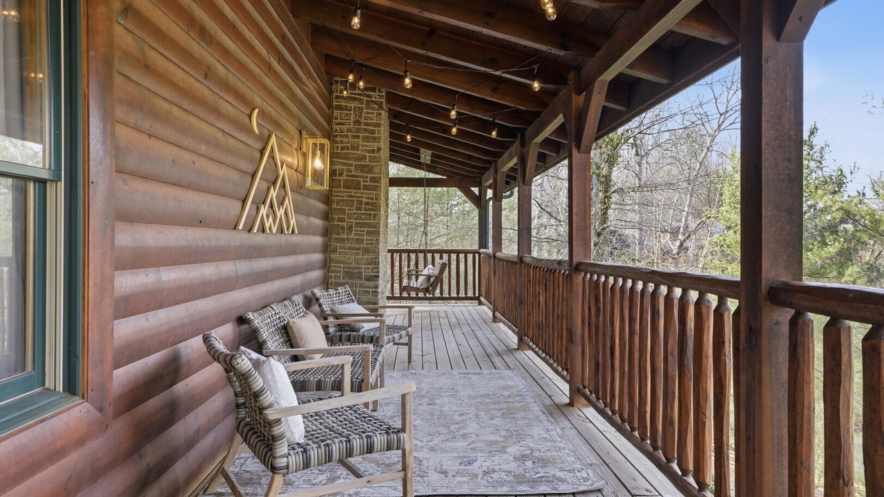 Photo of Patio Balcony in Hemlock Hills