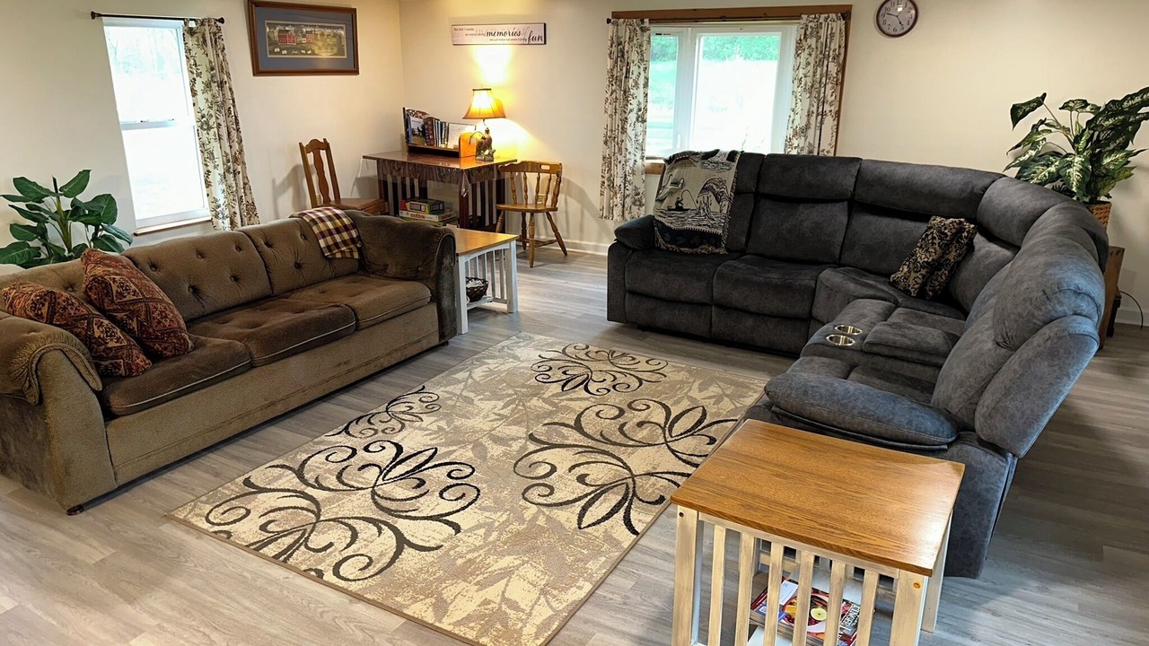 Photo of Livingroom in Town of Torrey