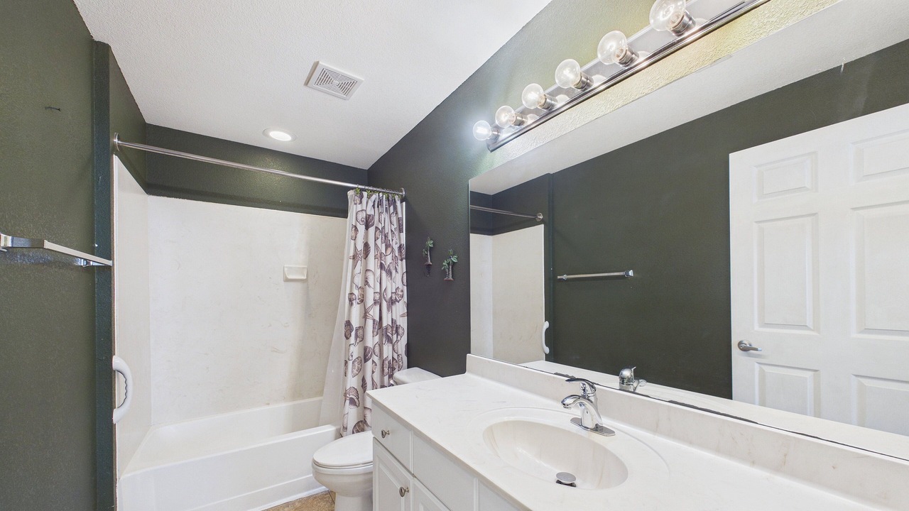 Photo of Bathroom in El Centro Beach