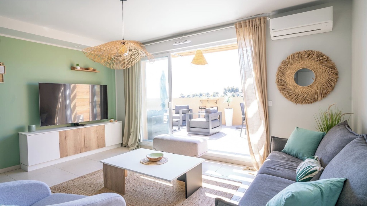 Photo of Livingroom in La Couronne