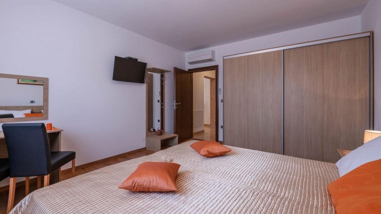 Photo of Bedroom in Gajana
