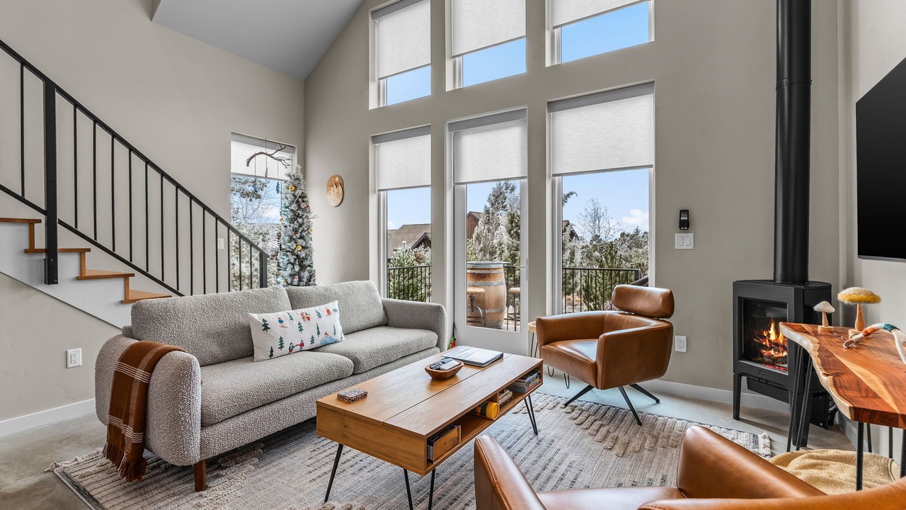 Photo of Livingroom in Powell Butte