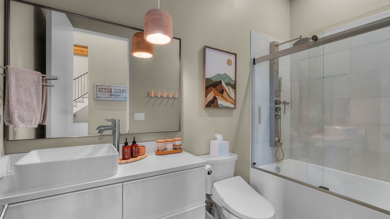 Photo of Bathroom in Powell Butte