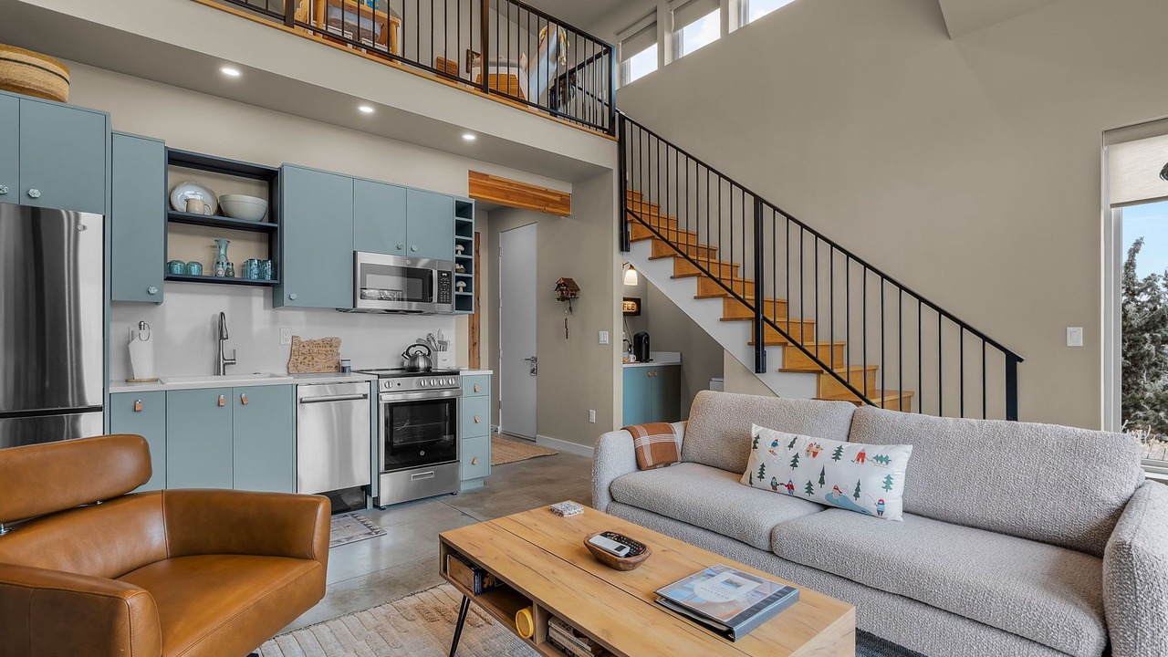 Photo of Livingroom in Powell Butte