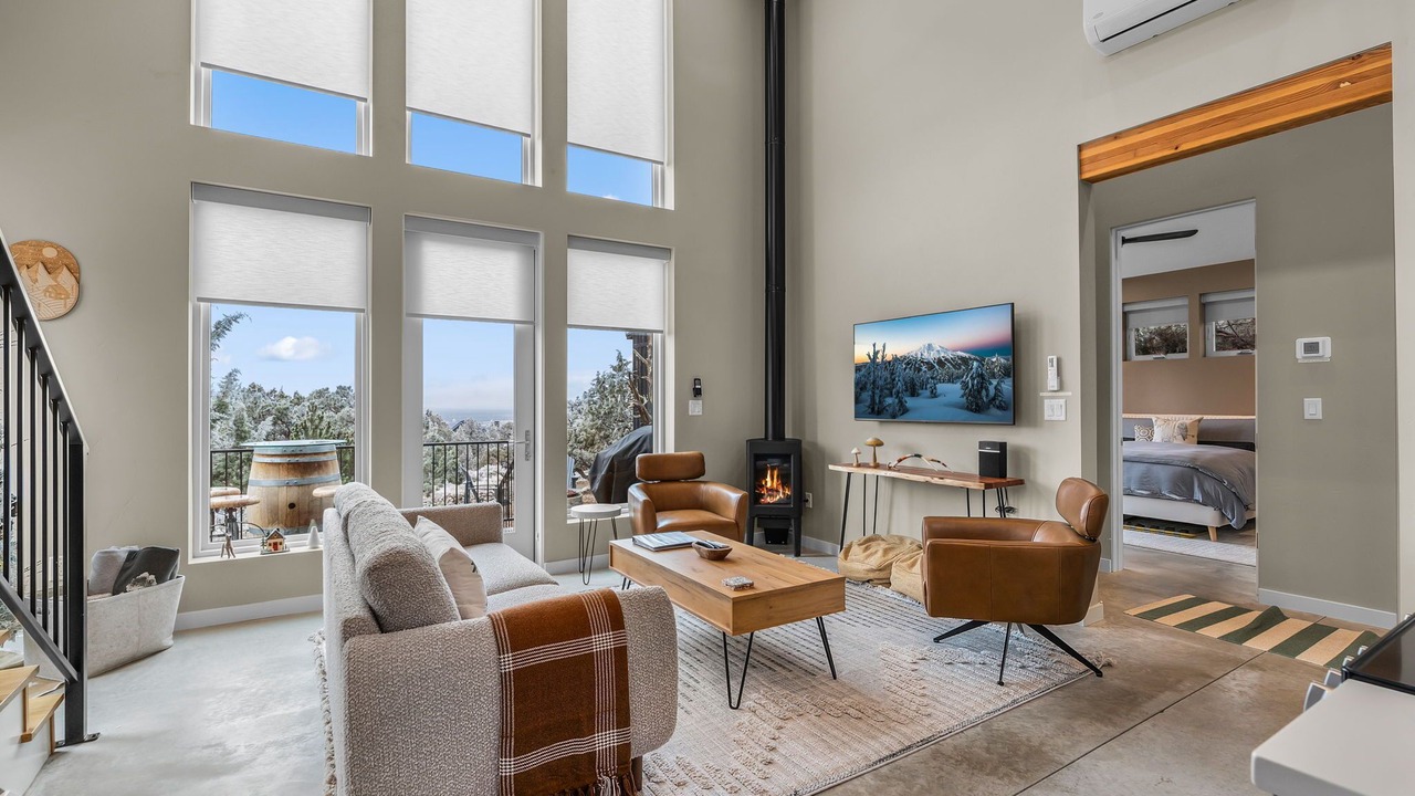 Photo of Livingroom in Powell Butte