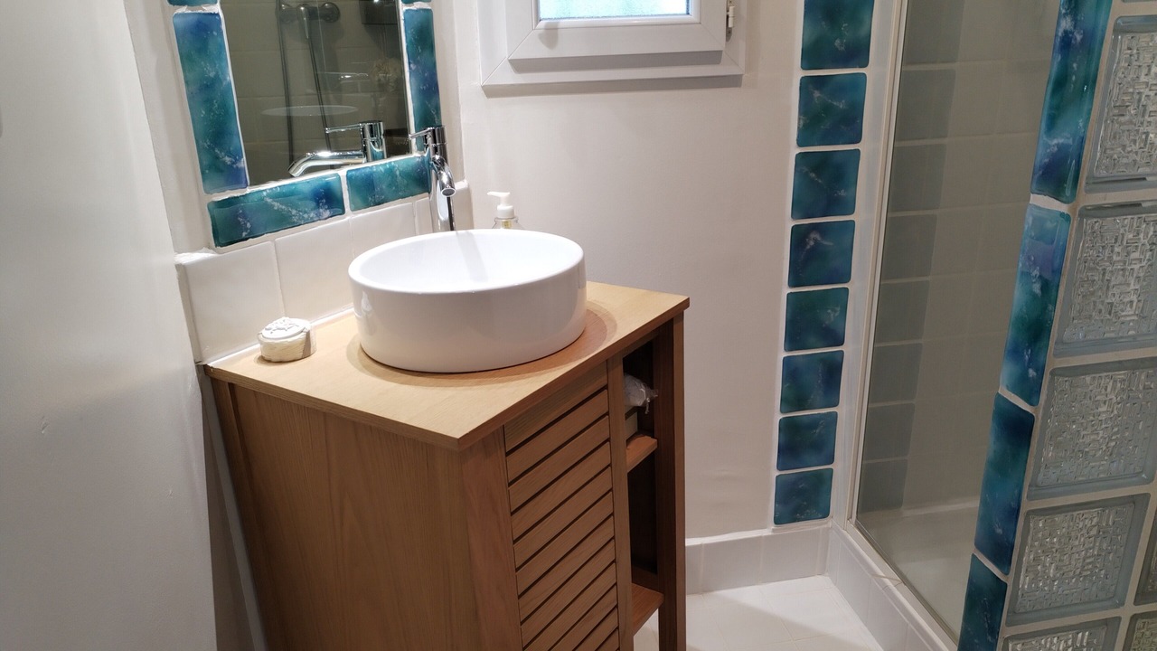 Photo of Bathroom in Saint-Hilaire-d'Ozilhan