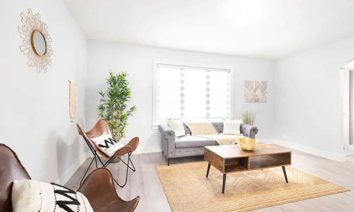 Photo of Livingroom in Newtonbrook