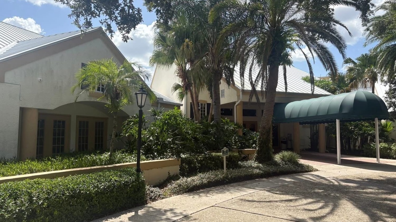 Photo of Outdoor in Jacarandas