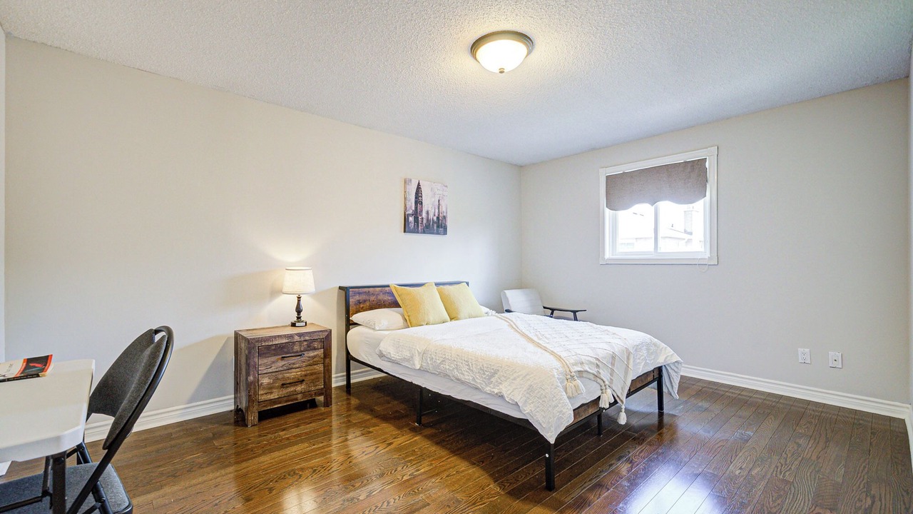 Photo of Bedroom in Richmond Hill