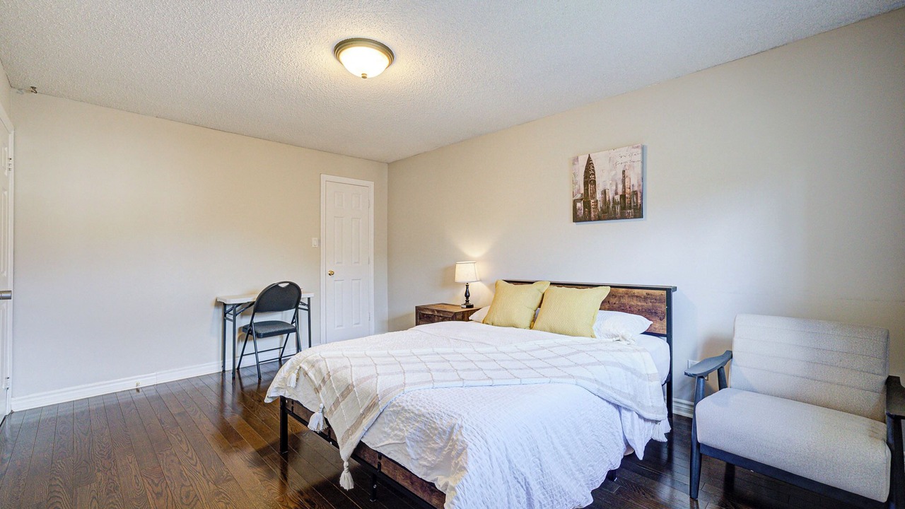 Photo of Bedroom in Richmond Hill