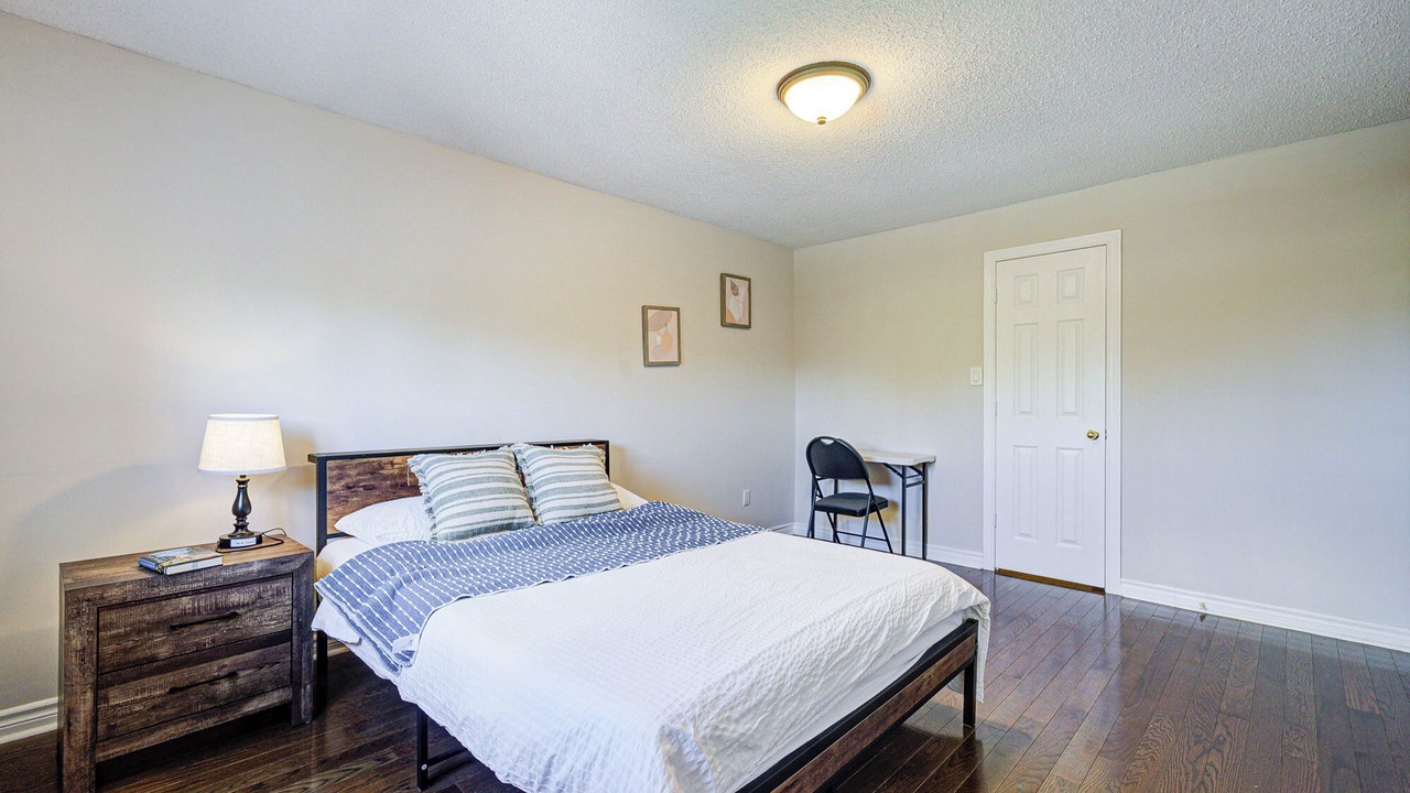 Photo of Bedroom in Richmond Hill