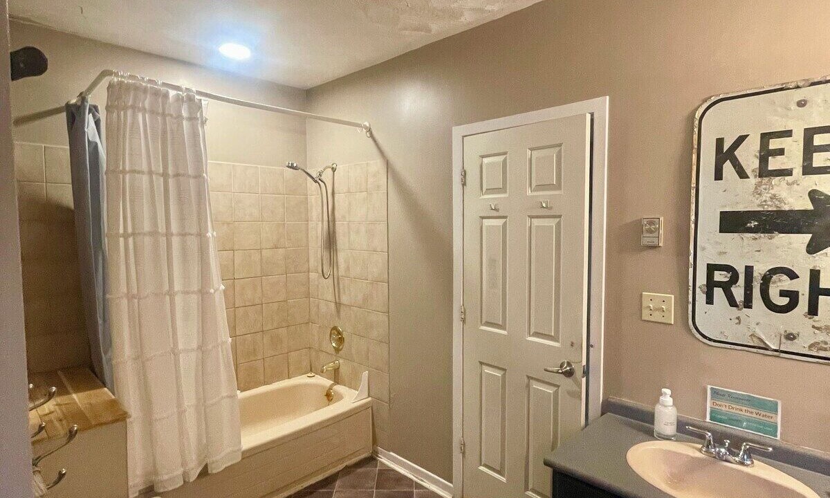 Photo of Bathroom in Gravenhurst